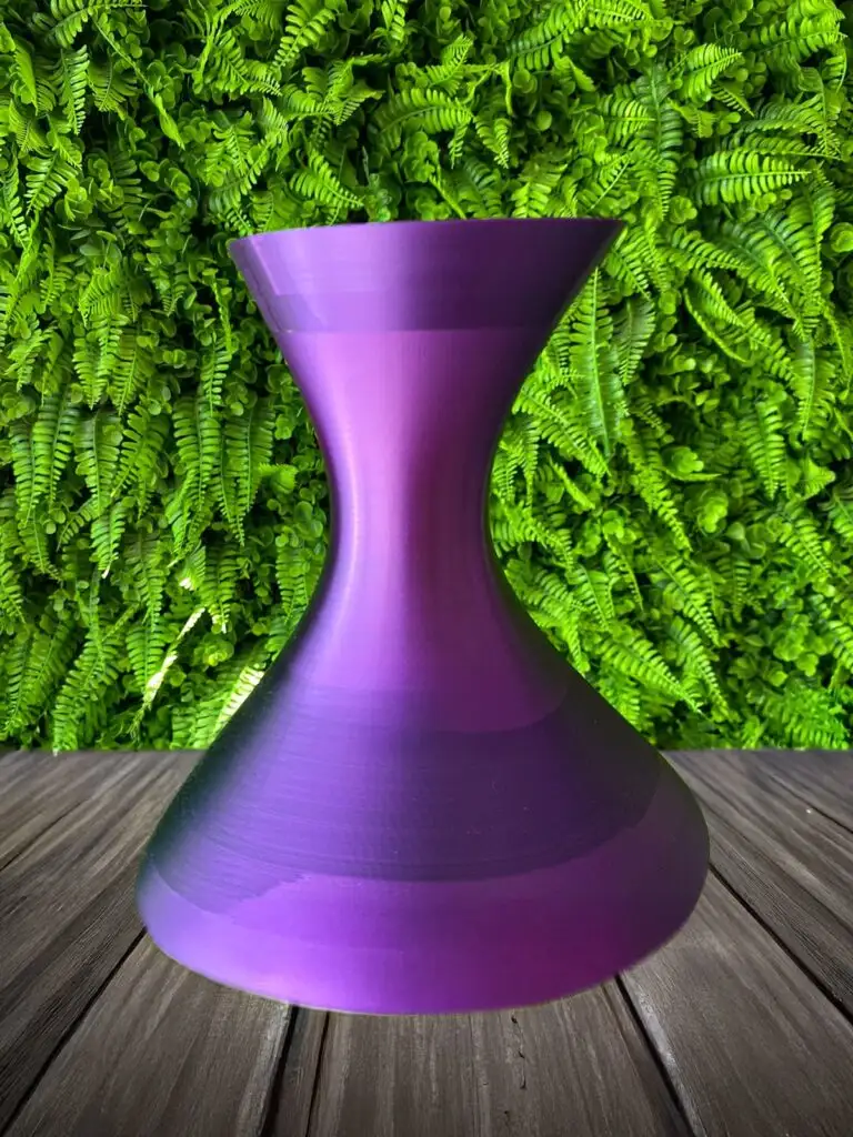 Vaso escultural roxo em impressão 3D