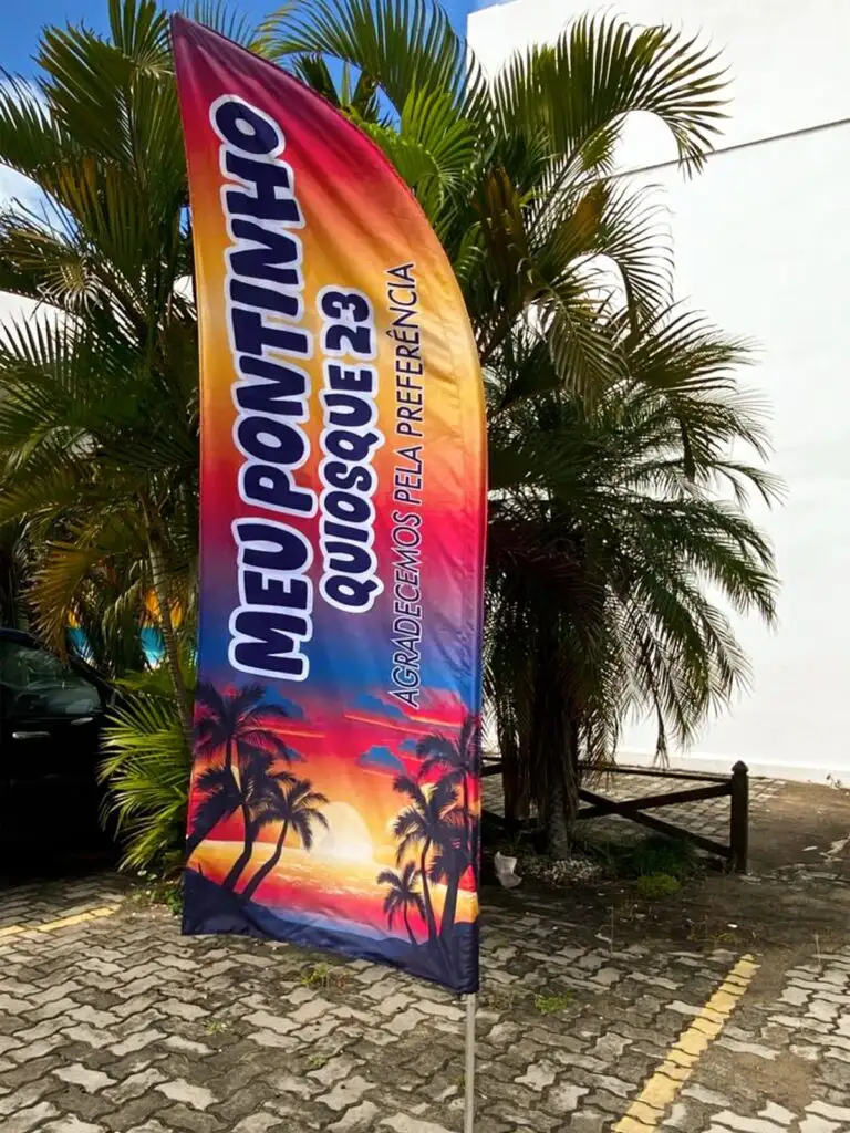 Wind banner com impressão em degradê para o quiosque Meu Pontinho
